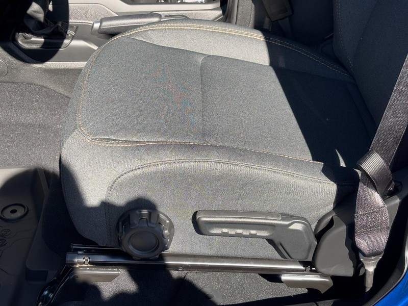 Jeep Gladiator Vehicle Full-screen Gallery Image 18