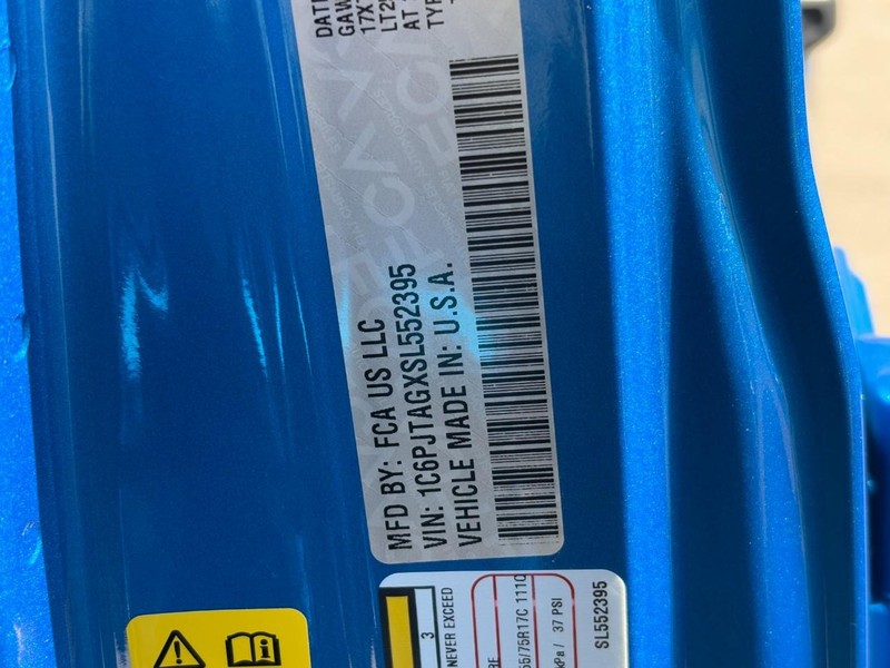 Jeep Gladiator Vehicle Full-screen Gallery Image 19