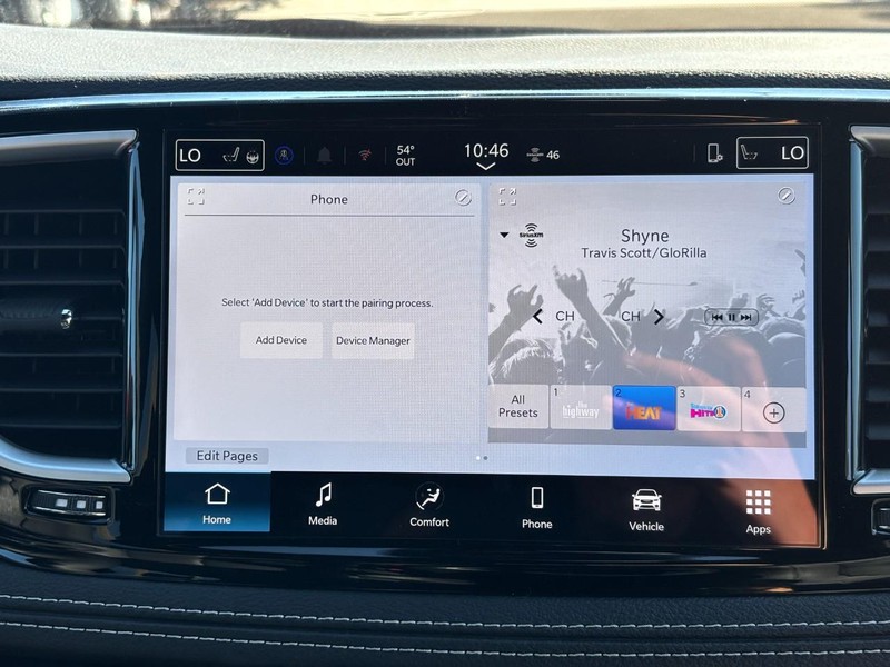 Chrysler Pacifica Vehicle Full-screen Gallery Image 09