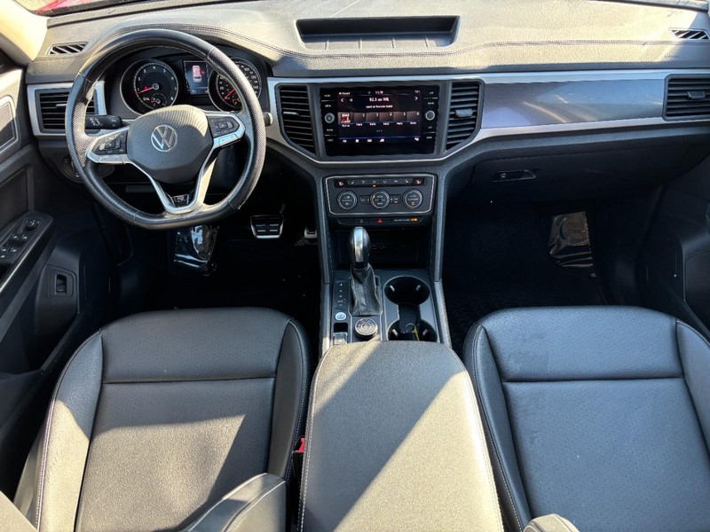 Volkswagen Atlas Vehicle Full-screen Gallery Image 11