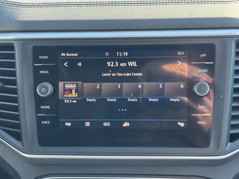 Volkswagen Atlas Vehicle Full-screen Gallery Image 13