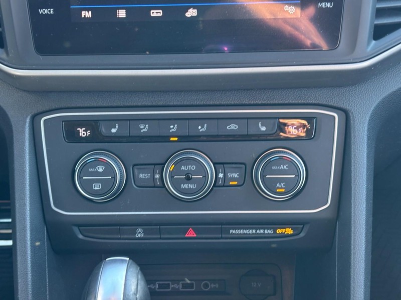 Volkswagen Atlas Vehicle Full-screen Gallery Image 14