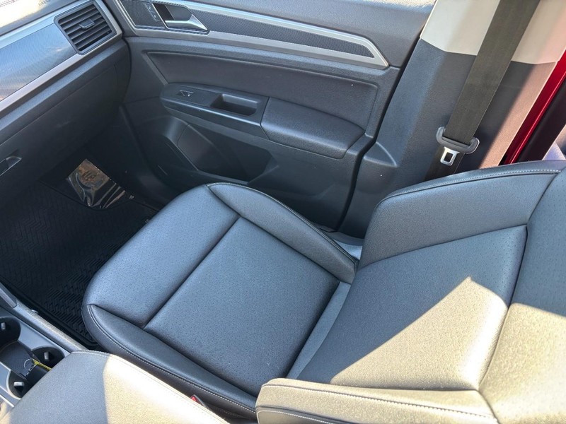 Volkswagen Atlas Vehicle Full-screen Gallery Image 15