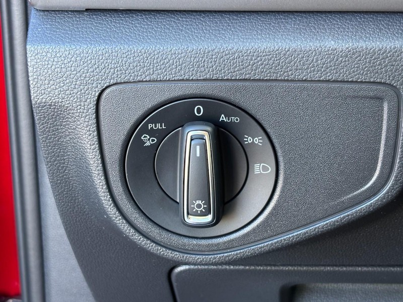 Volkswagen Atlas Vehicle Full-screen Gallery Image 16