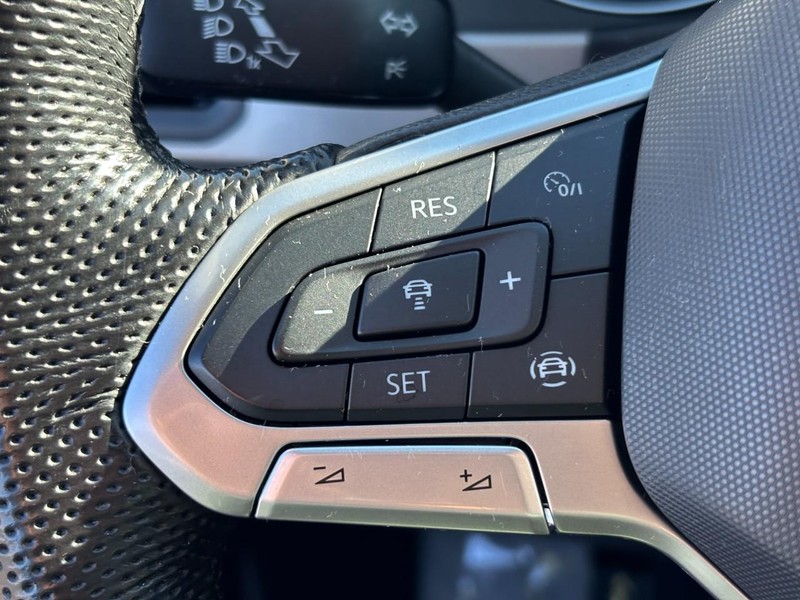 Volkswagen Atlas Vehicle Full-screen Gallery Image 17