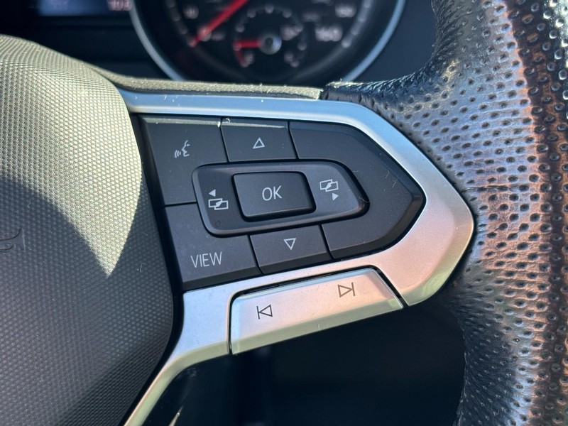 Volkswagen Atlas Vehicle Full-screen Gallery Image 18