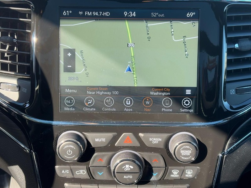 Jeep Grand Cherokee WK Vehicle Full-screen Gallery Image 22