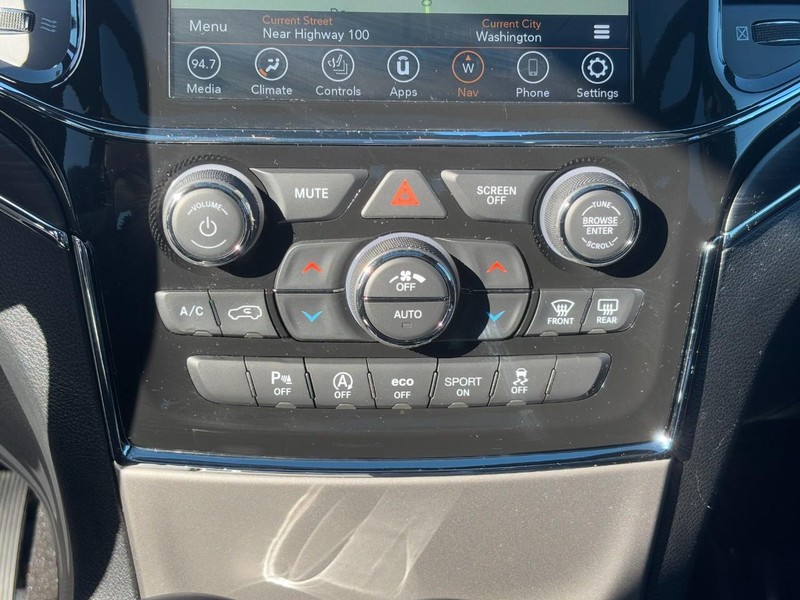 Jeep Grand Cherokee WK Vehicle Full-screen Gallery Image 23