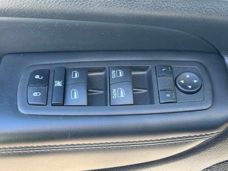 Jeep Grand Cherokee WK Vehicle Full-screen Gallery Image 24