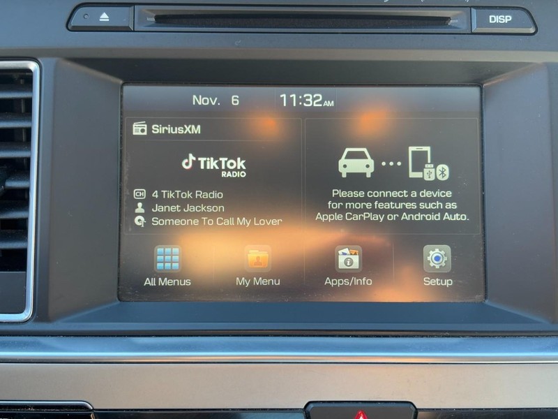 Hyundai Sonata Vehicle Full-screen Gallery Image 20