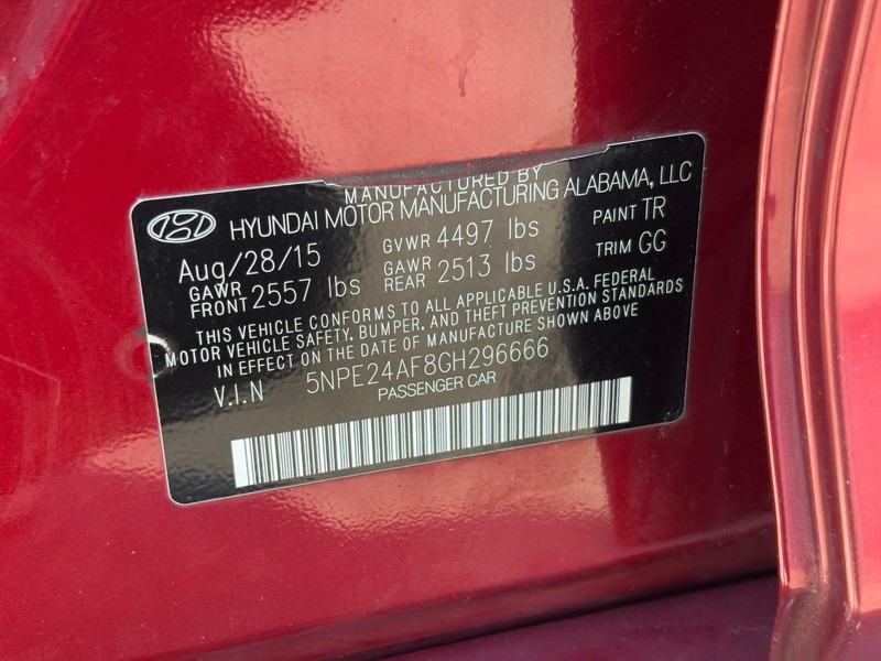 Hyundai Sonata Vehicle Full-screen Gallery Image 25