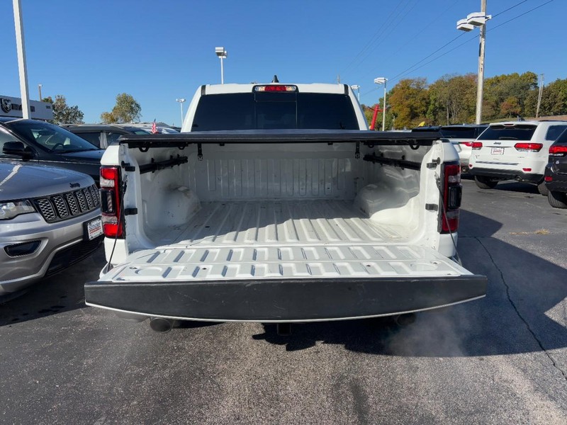 Ram 1500 Vehicle Full-screen Gallery Image 04