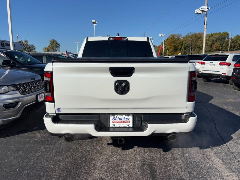 Ram 1500 Vehicle Full-screen Gallery Image 05