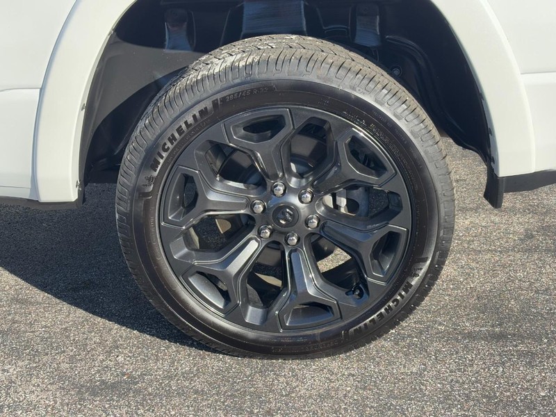 Ram 1500 Vehicle Full-screen Gallery Image 07