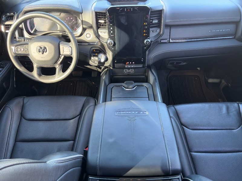 Ram 1500 Vehicle Full-screen Gallery Image 11