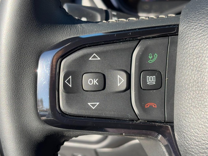 Ram 1500 Vehicle Full-screen Gallery Image 16