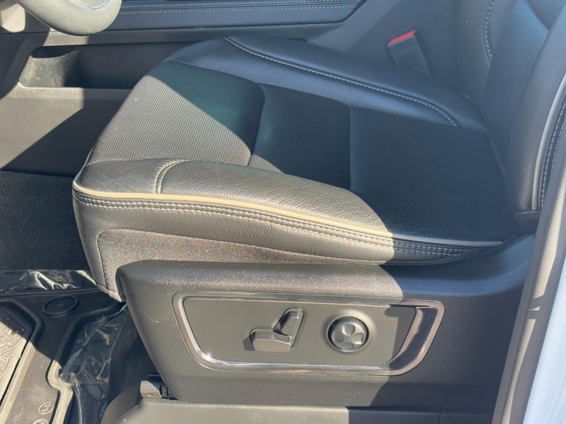 Ram 1500 Vehicle Full-screen Gallery Image 24