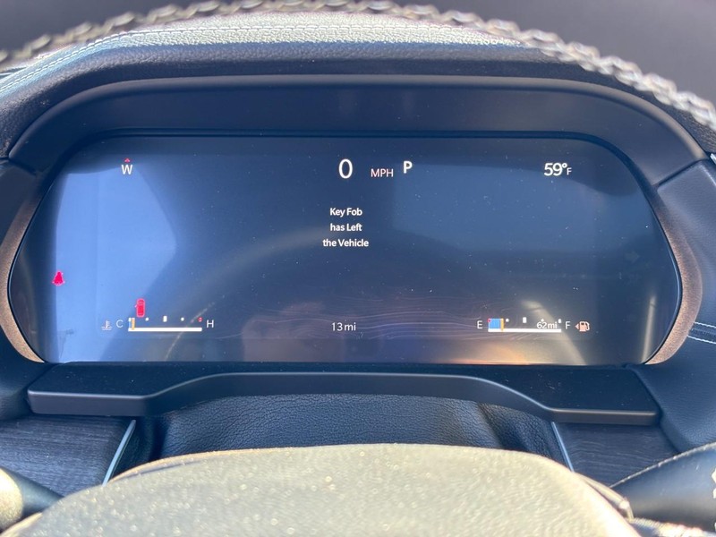 Jeep Grand Cherokee Vehicle Full-screen Gallery Image 13