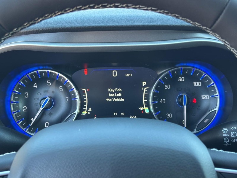 Chrysler Pacifica Vehicle Full-screen Gallery Image 15