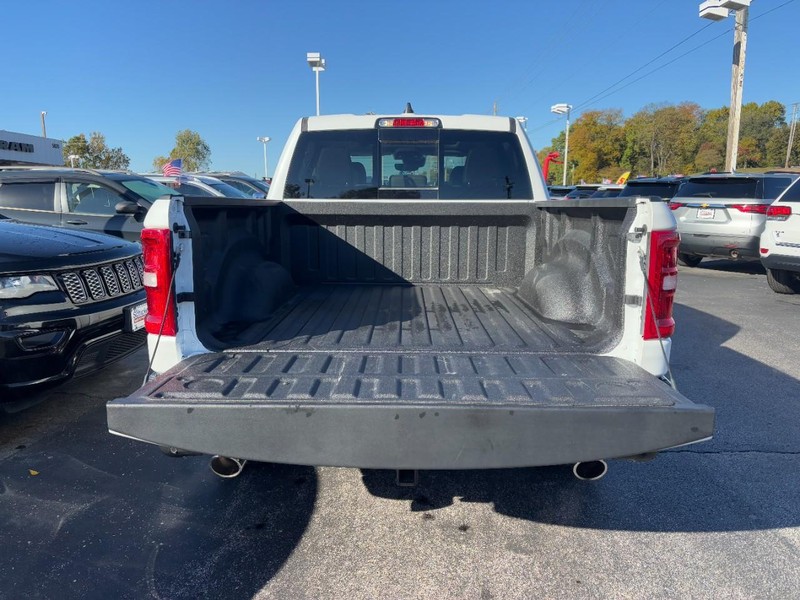 Ram 1500 Vehicle Full-screen Gallery Image 04