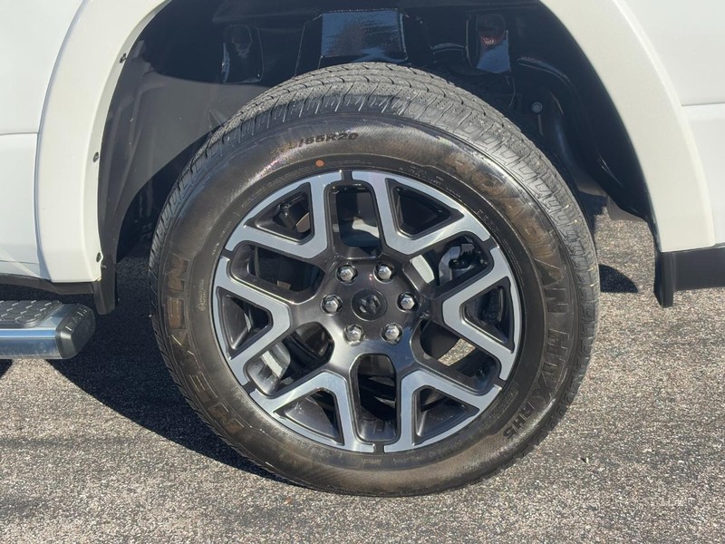 Ram 1500 Vehicle Full-screen Gallery Image 07