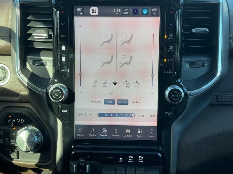 Ram 1500 Vehicle Full-screen Gallery Image 13