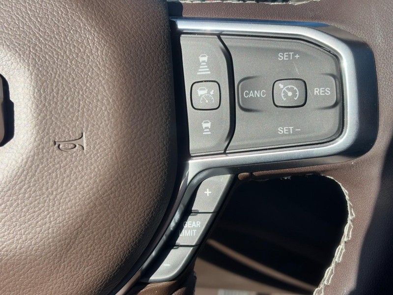 Ram 1500 Vehicle Full-screen Gallery Image 17