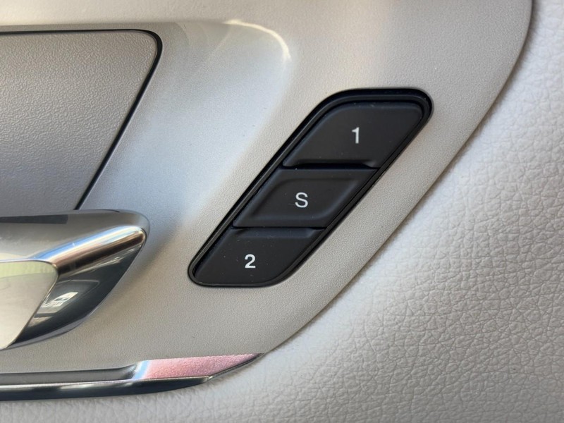 Ram 1500 Vehicle Full-screen Gallery Image 23