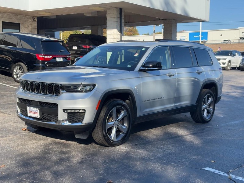 Jeep Grand Cherokee L Vehicle Full-screen Gallery Image 08
