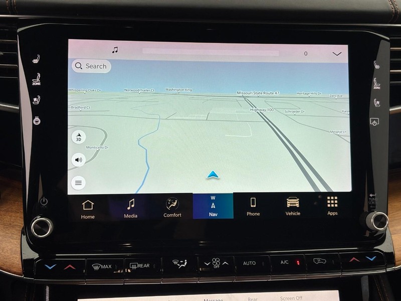 Jeep Grand Wagoneer Vehicle Full-screen Gallery Image 21