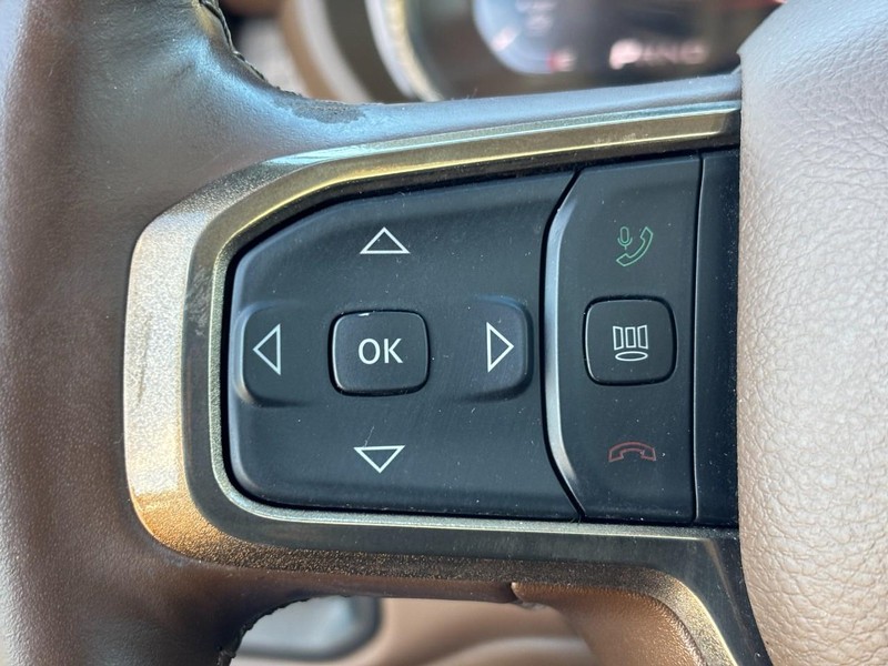 Ram 2500 Vehicle Full-screen Gallery Image 17