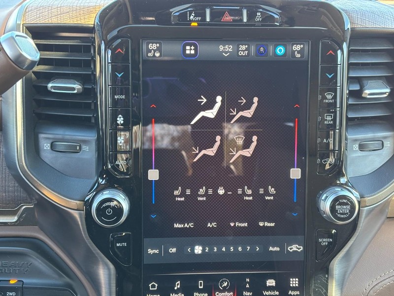 Ram 2500 Vehicle Full-screen Gallery Image 20