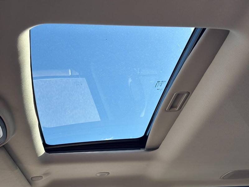 Ram 2500 Vehicle Full-screen Gallery Image 27