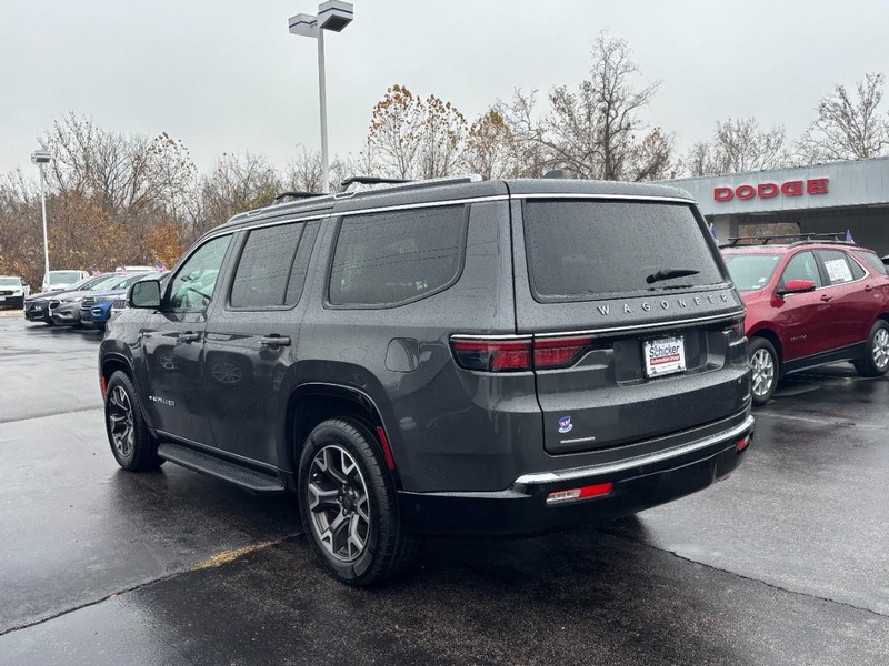 Jeep Wagoneer Vehicle Full-screen Gallery Image 06