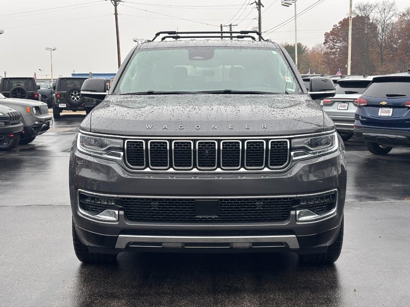 Jeep Wagoneer Vehicle Full-screen Gallery Image 09