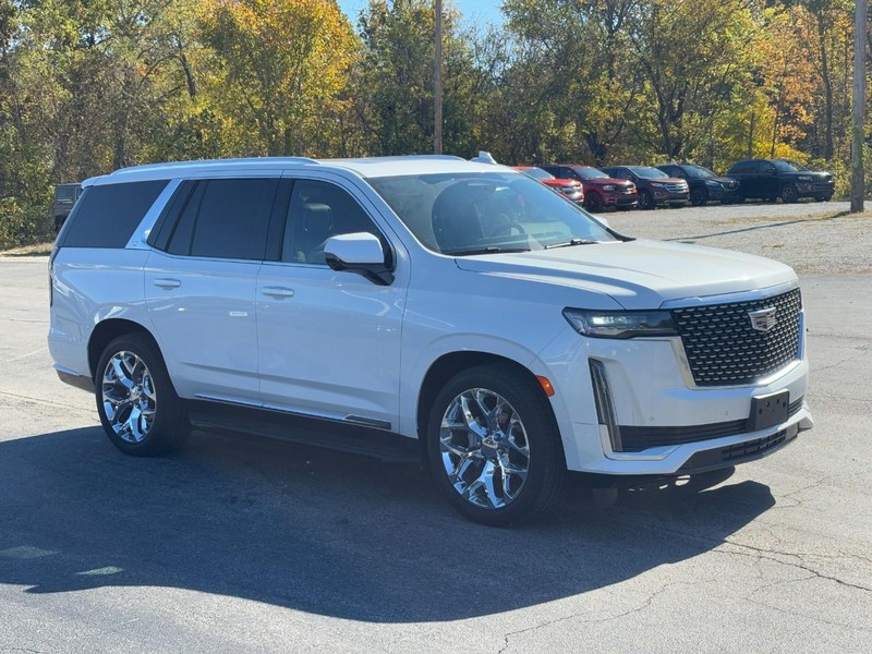 Cadillac Escalade Vehicle Full-screen Gallery Image 02