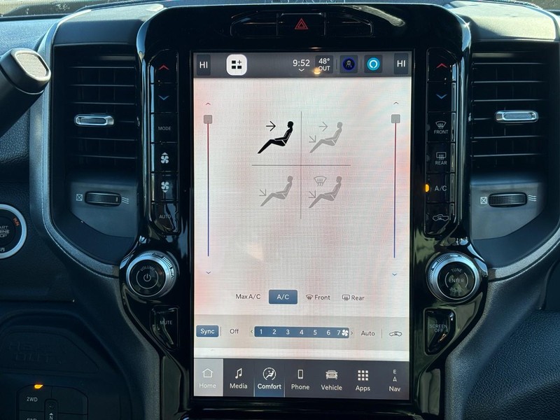 Ram 3500 Vehicle Full-screen Gallery Image 08