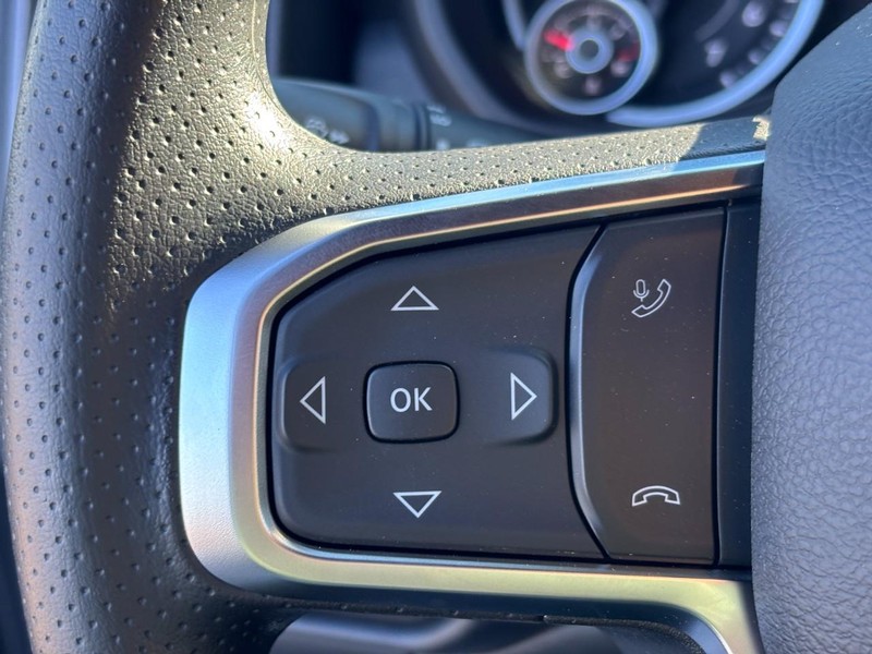 Ram 3500 Vehicle Full-screen Gallery Image 12