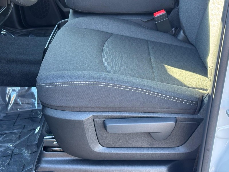 Ram 3500 Vehicle Full-screen Gallery Image 19