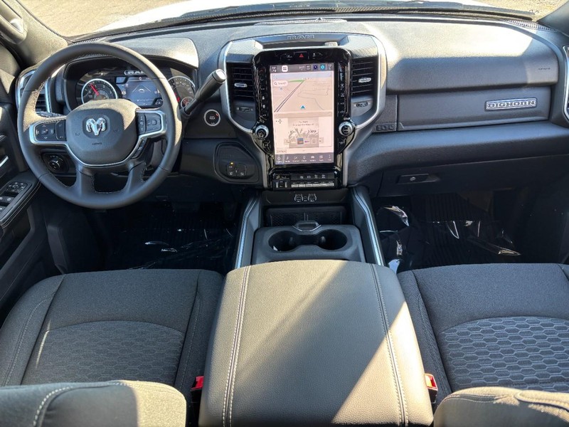 Ram 3500 Vehicle Full-screen Gallery Image 15