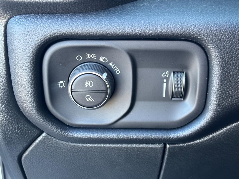 Ram 3500 Vehicle Full-screen Gallery Image 20