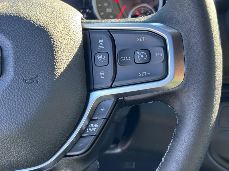 Ram 3500 Vehicle Full-screen Gallery Image 22