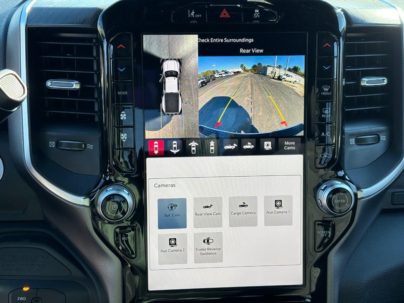 Ram 3500 Vehicle Full-screen Gallery Image 25