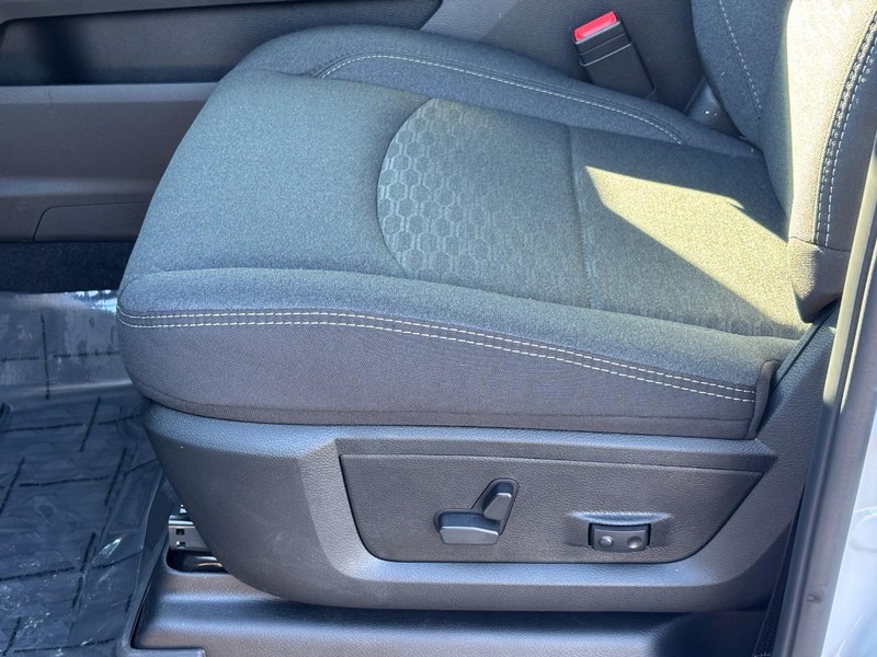 Ram 3500 Vehicle Full-screen Gallery Image 29