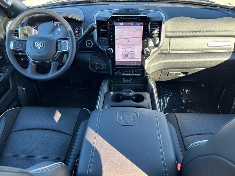 Ram 2500 Vehicle Full-screen Gallery Image 06