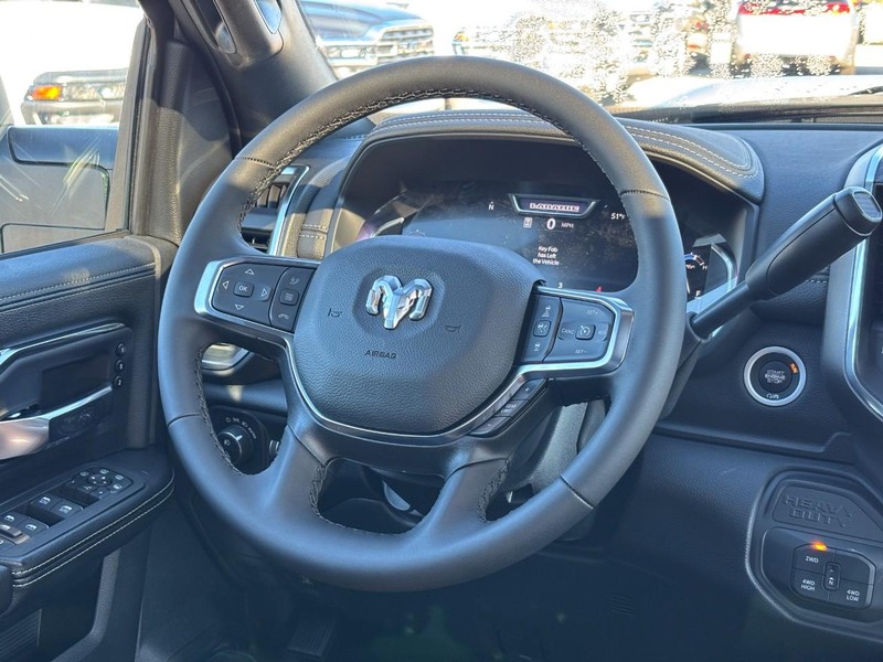 Ram 2500 Vehicle Full-screen Gallery Image 07