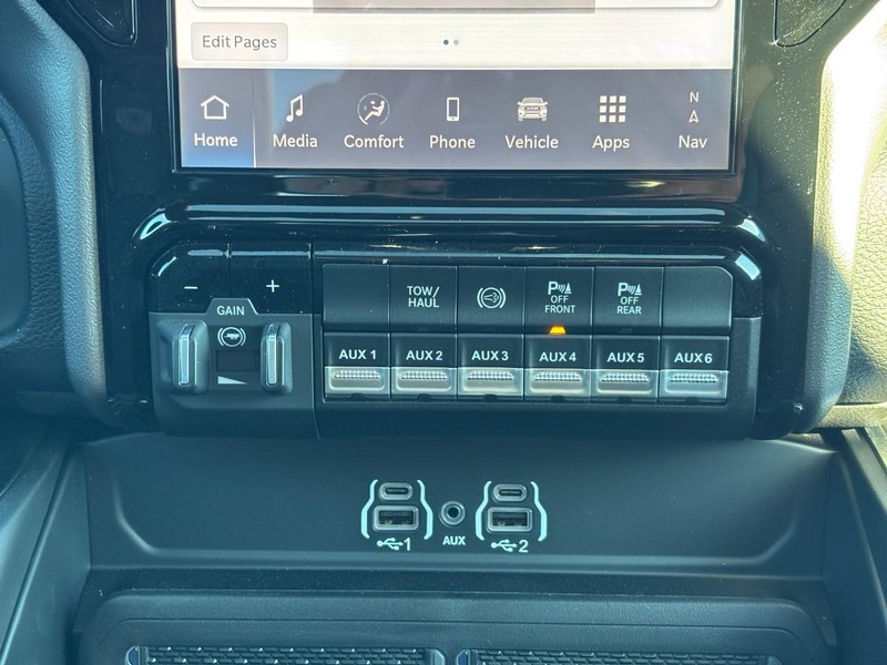 Ram 2500 Vehicle Full-screen Gallery Image 09