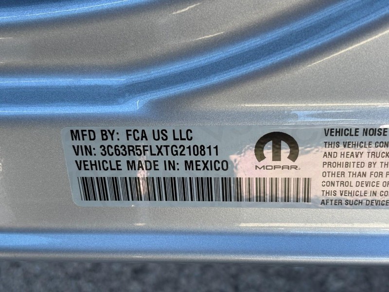 Ram 2500 Vehicle Full-screen Gallery Image 22