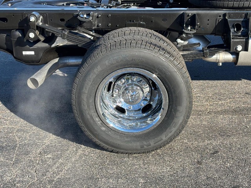 Ram 3500 Chassis Cab Vehicle Full-screen Gallery Image 04