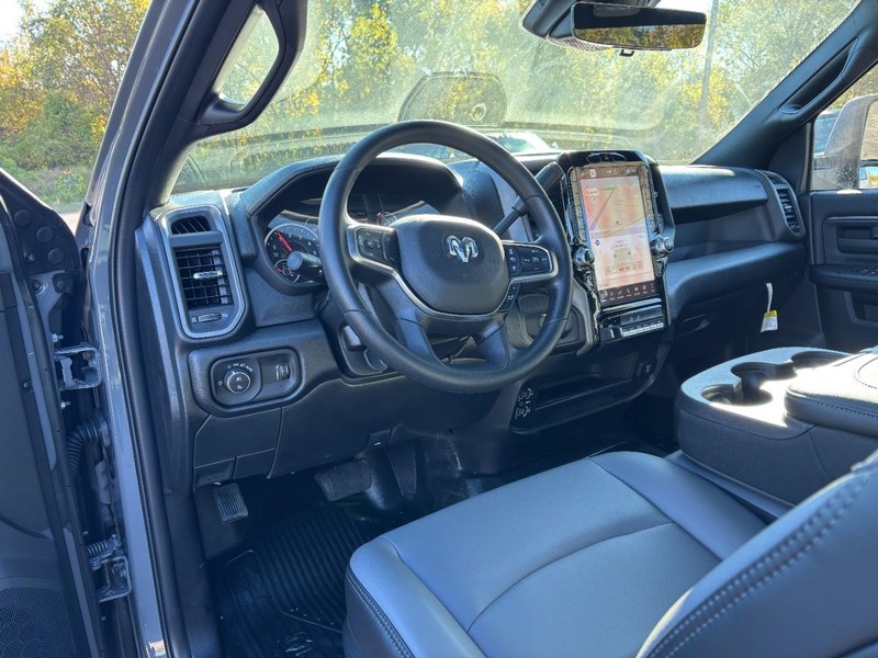 Ram 3500 Chassis Cab Vehicle Full-screen Gallery Image 06